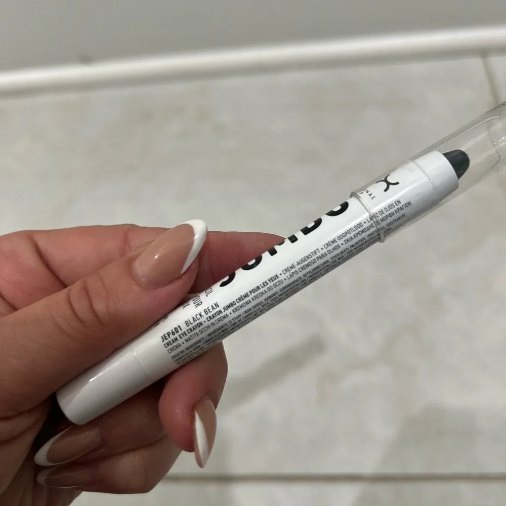 NYX Jumbo Eye Pencil Black Bean JEP601